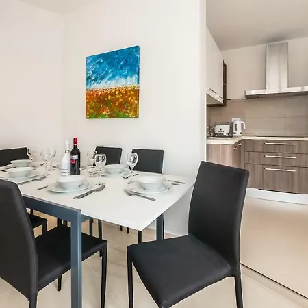 Luxurious Double Central 5 Min To The Sea